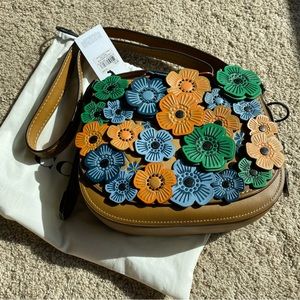 Coach Flower Appliqué Leather Saddle Bag Camel Tea Rose Crossbody 23